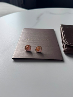 Серьги Bvlgari розовое золото и перламутр